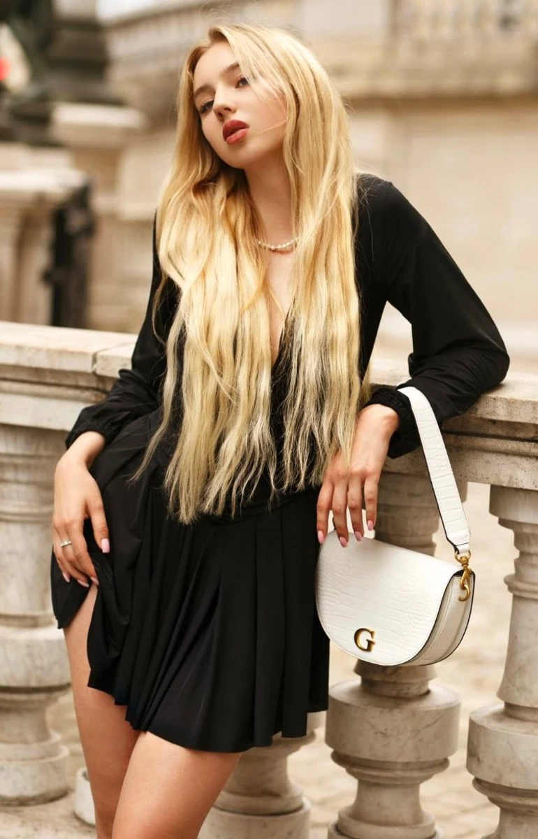 Adeline escort in Monaco