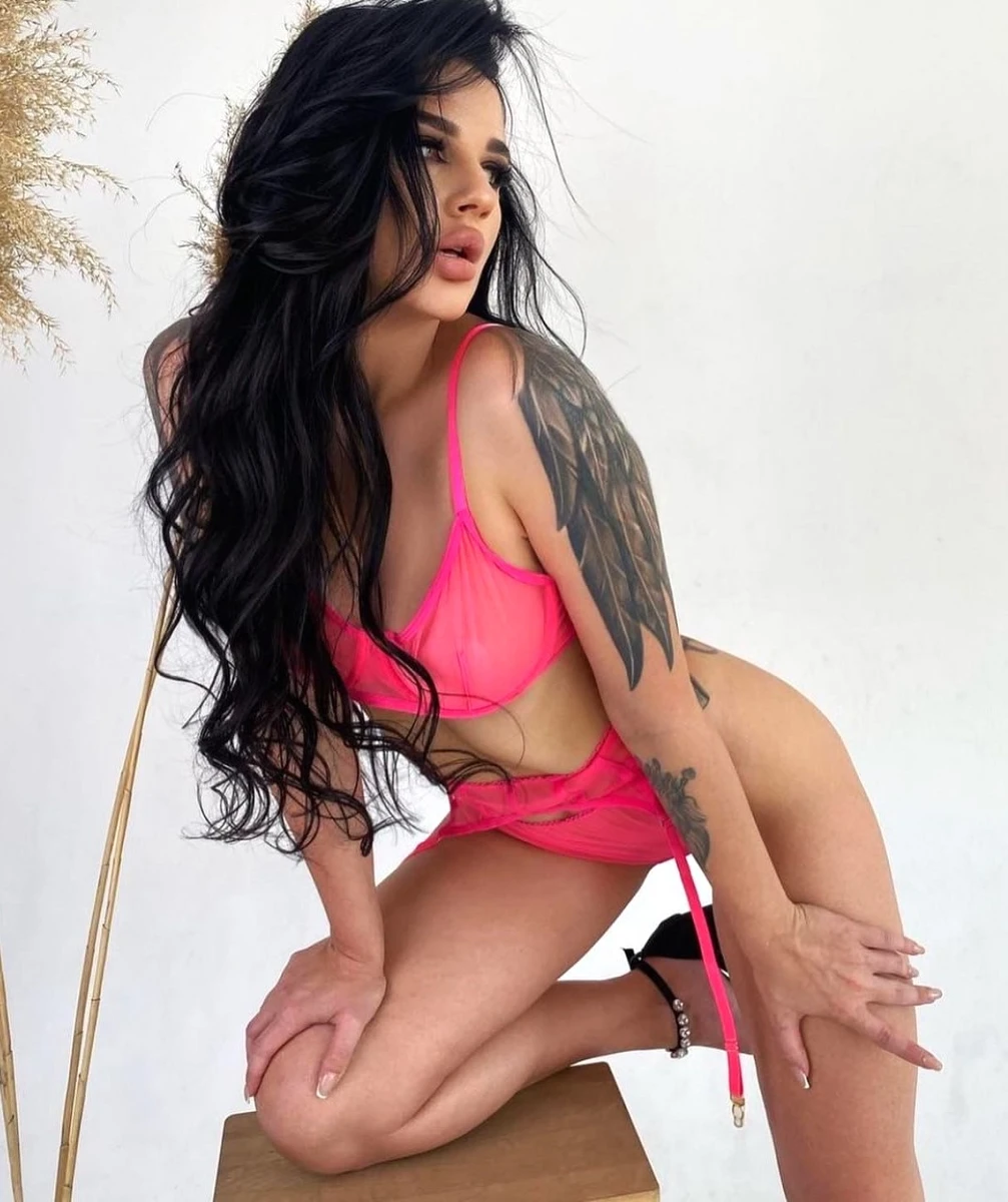 Leonika escort in Monaco