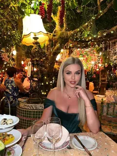 Stefanie escort in Monaco